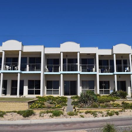 Christies Seahorse Holiday Townhouses Port Noarlunga Экстерьер фото