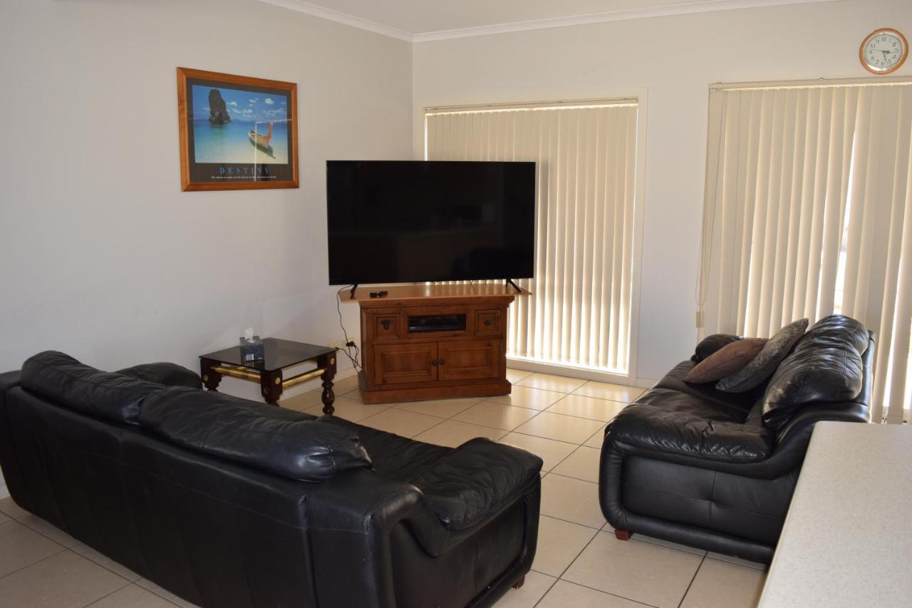 Christies Seahorse Holiday Townhouses Port Noarlunga Экстерьер фото
