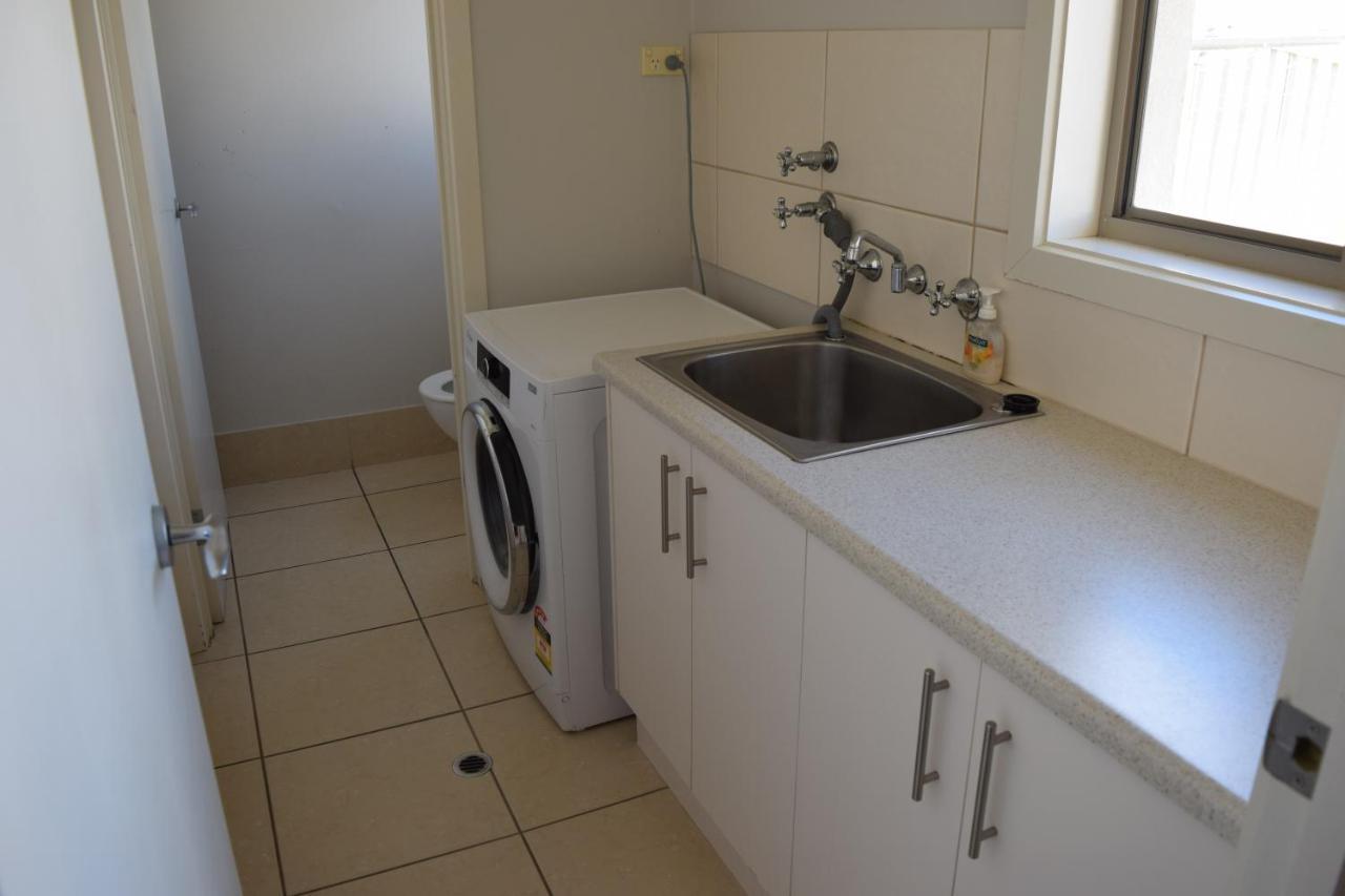 Christies Seahorse Holiday Townhouses Port Noarlunga Экстерьер фото