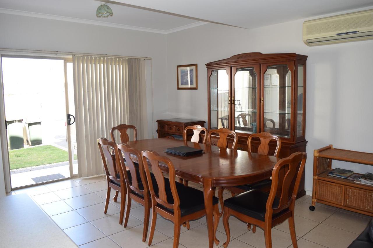 Christies Seahorse Holiday Townhouses Port Noarlunga Экстерьер фото