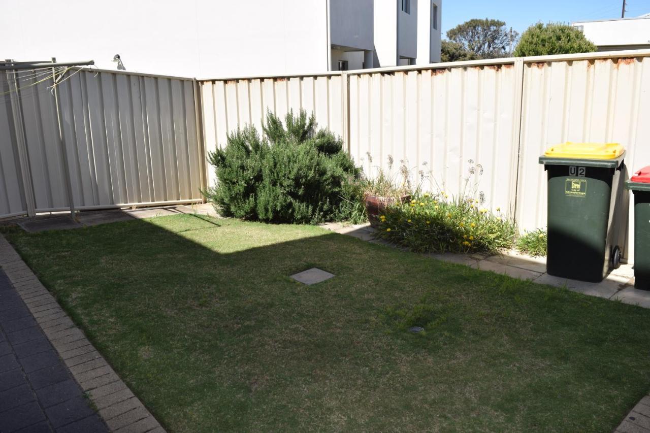 Christies Seahorse Holiday Townhouses Port Noarlunga Экстерьер фото